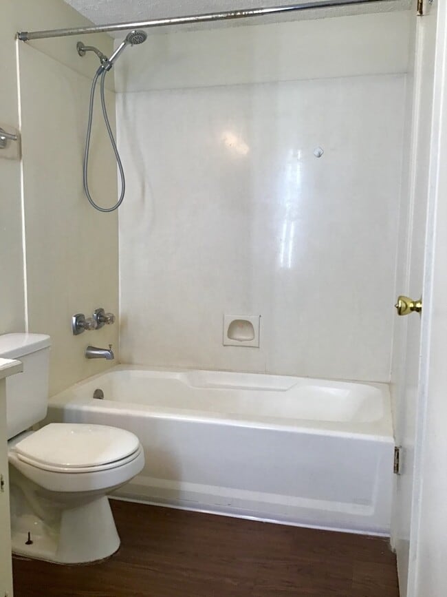 Photo - Beautiful 3 Bedroom Apartment. Great place at an affordable price.