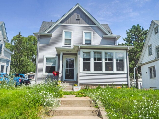 Charming 3 bedroom home in Uptown. Pets We... - Charming 3 bedroom home in Uptown. Pets We...
