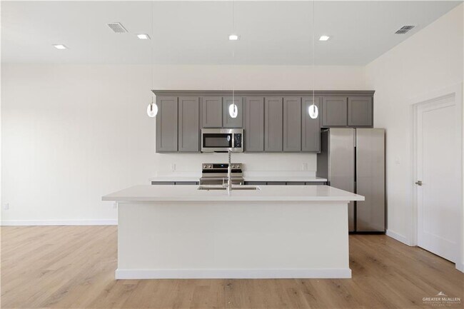 Photo - 19 N Brushfield Ave