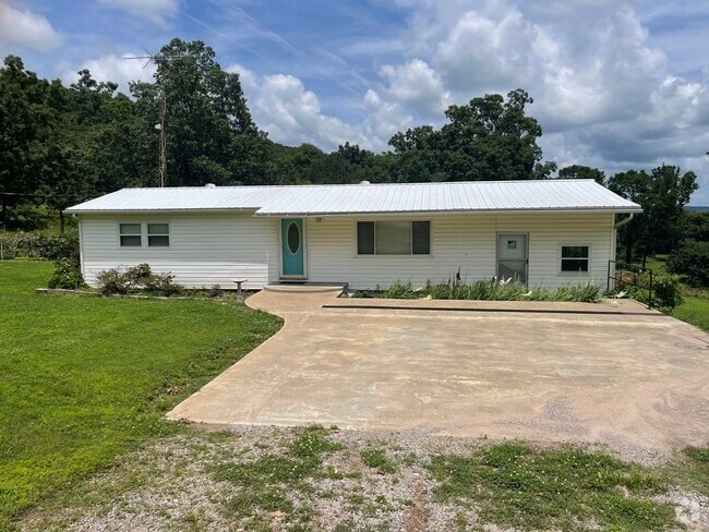 Building Photo - 3 Bedroom 1 Bathroom House Stilwell, OK