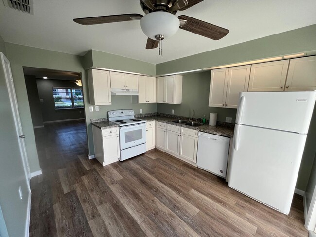 Photo - 101 Lake Hunter Dr Apartamento
