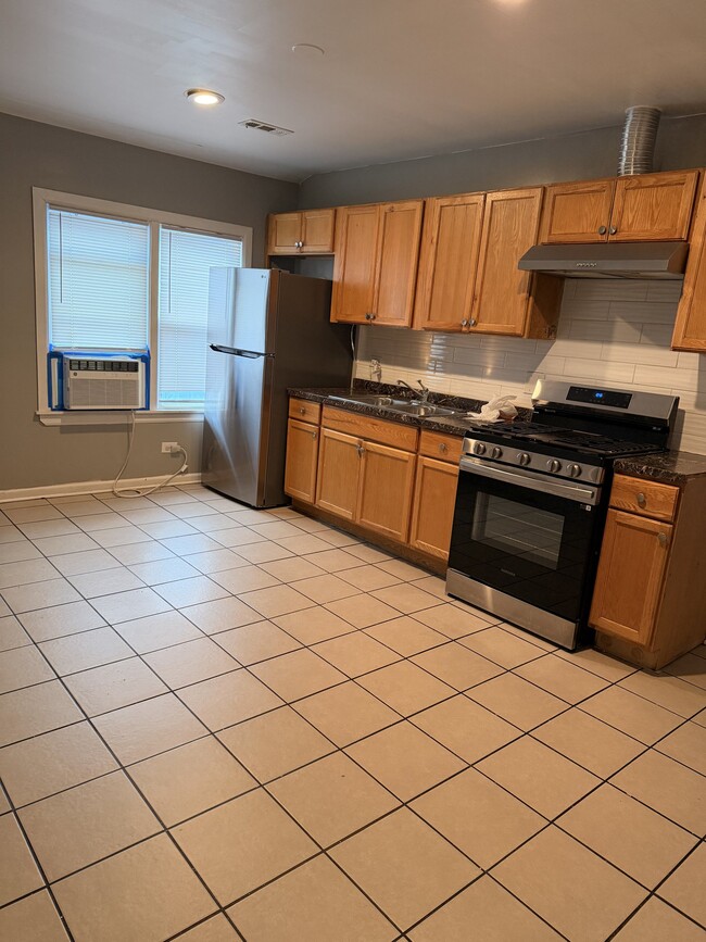Photo - 4601 S Talman Ave Unidad 2nd Floor