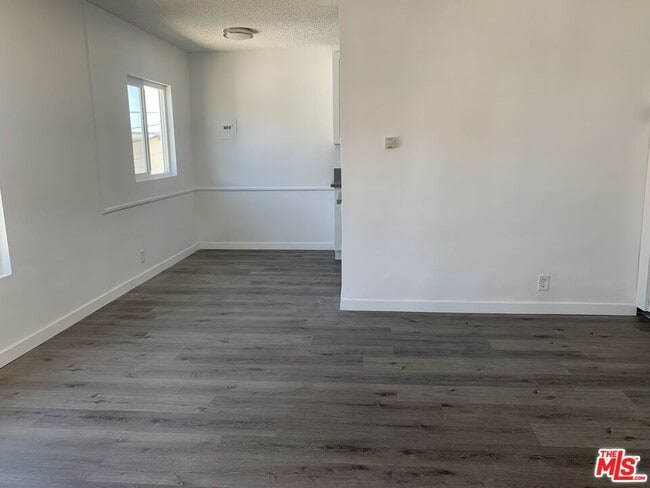 Photo - 8923 Orion Ave