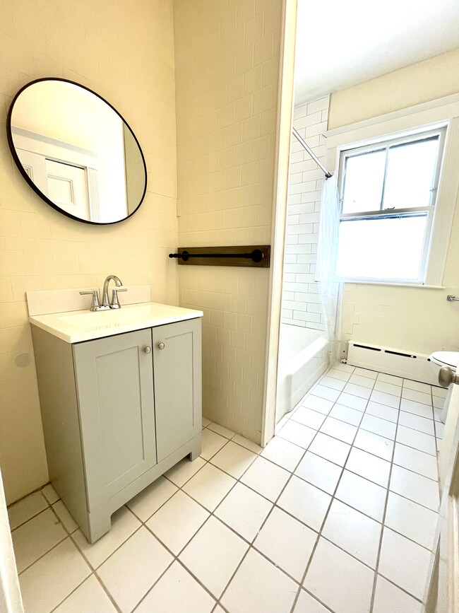 Photo - 81 College Ave Unidad 1R