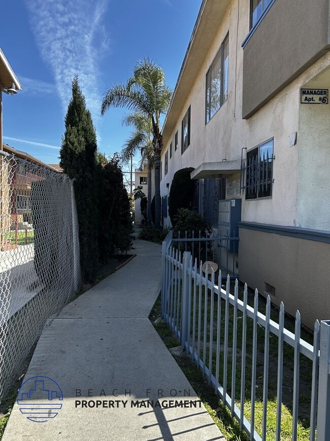 Photo - 6214 Victoria Blvd.