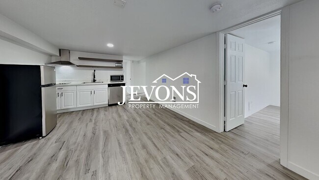 Photo - 630 N Skyline Dr Unit B