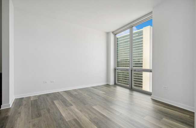 Photo - 451 W Huron St Unit 1