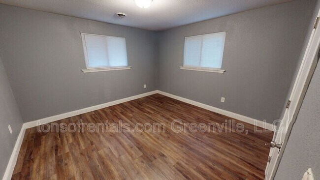 Photo - 88 W Park Dr