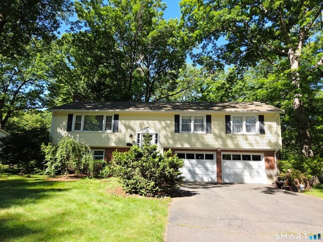 Photo - 25 Sylvia Ln
