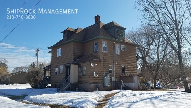 Building Photo - 1102 22nd Ave E Unit #4 Rental