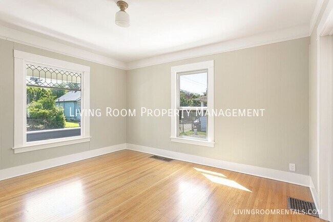 Photo - 4137 NE 8th Ave