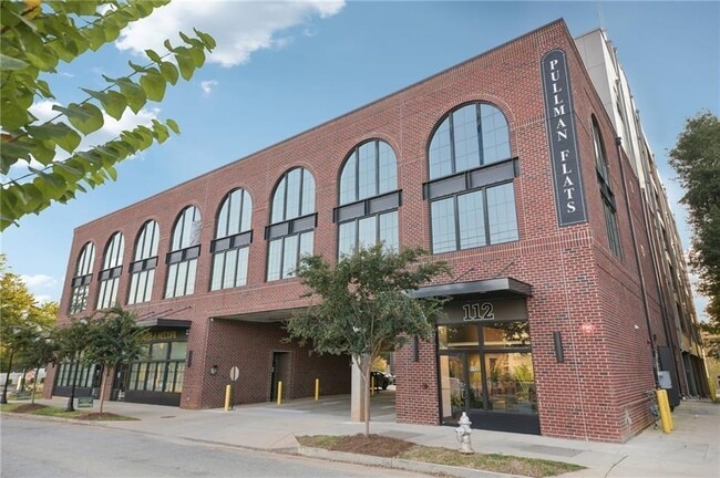 Building Photo - 112 Rogers St NE Unit 403