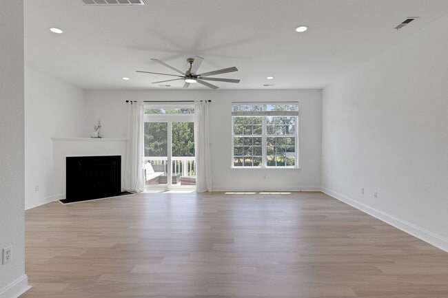 Photo - 4577 Leamore Square Rd
