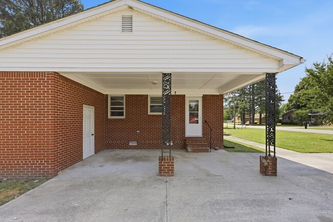 Photo - 1813 Fearing Ave