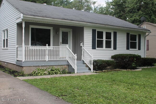 Building Photo - Beautiful 3 Bedroom 1 Bathroom Home Locate...