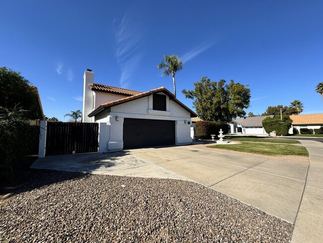 Photo - BEAUTIFUL 3 BEDROOM 3 BATH CORNER LOT WITH POOL AND LARGE BACKYARD NORTH SCOTTSDALE