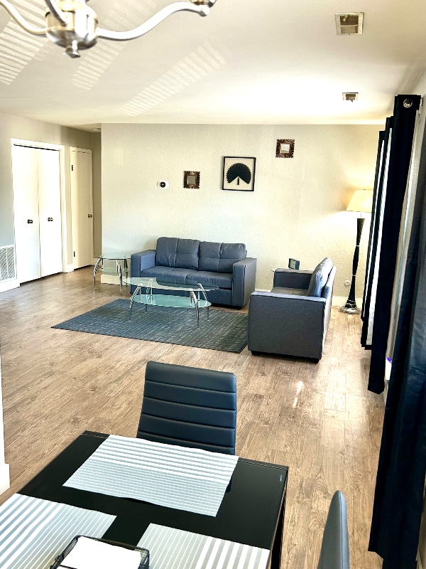 4028 N Illinois Ave Unit 6