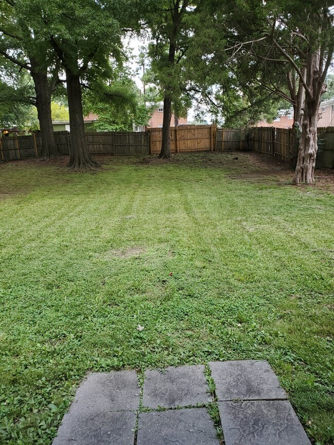 Fenced backyard - 1302 Hudson Avenue