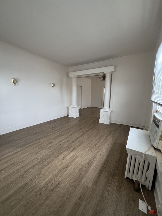 Photo - 206 N Jefferson St Unit 1