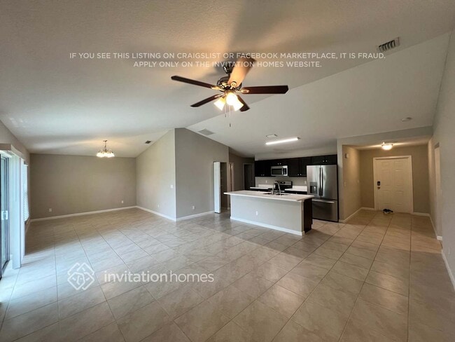 838 SW Canary Terrace