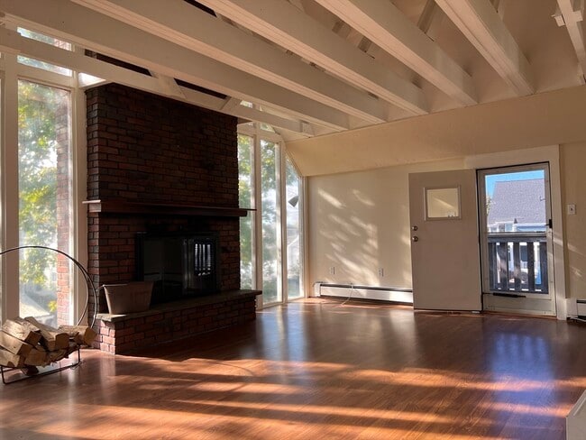 Photo - 21 Hawthorn Ave Unidad 2