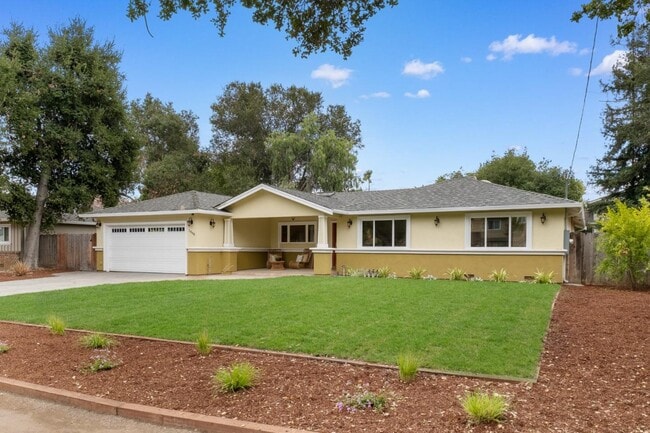 Photo - 1098 Muir Way