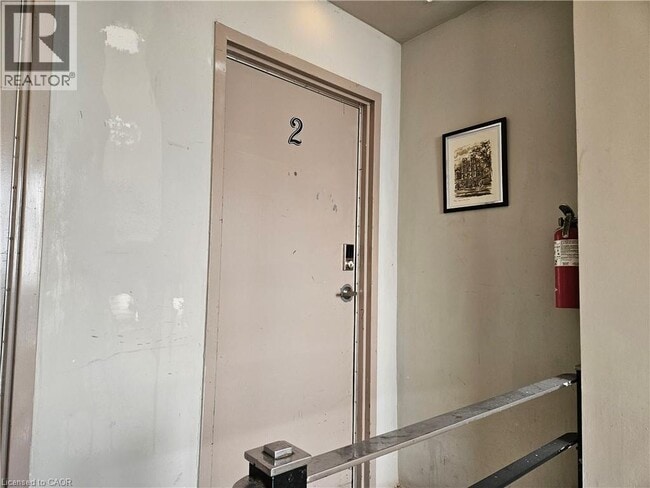 Photo - 216 Parkdale Ave N Unité 2