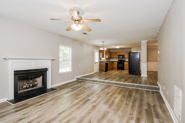 Photo - 504 Baywood Way