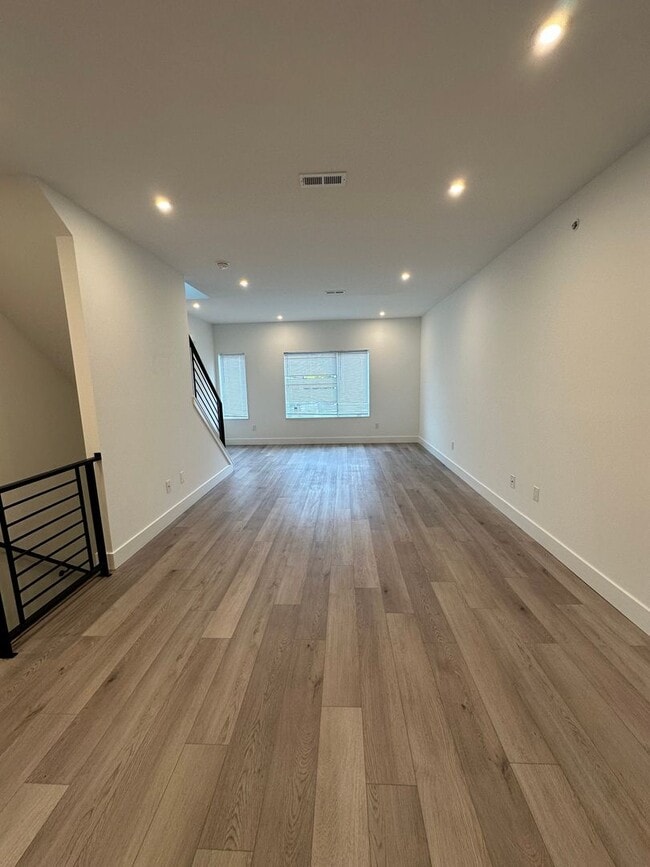 Photo - ONE FREE MONTH RENT: 3 bedroom 3 bath Newer construction home offers perfectly blends comfort, st... Unit 2