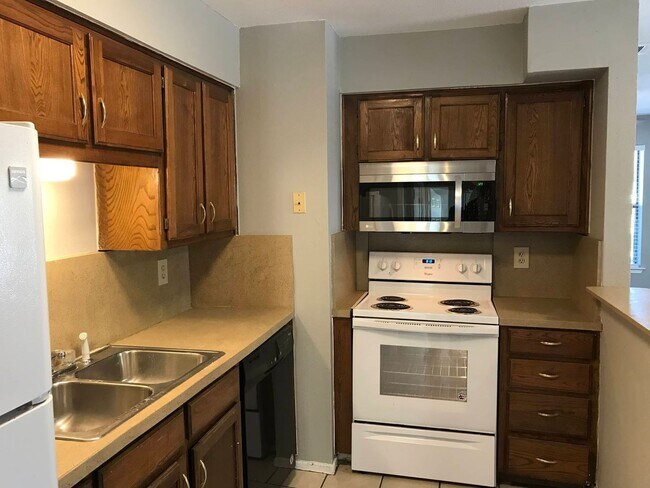 Photo - 118 Maple St Unit A