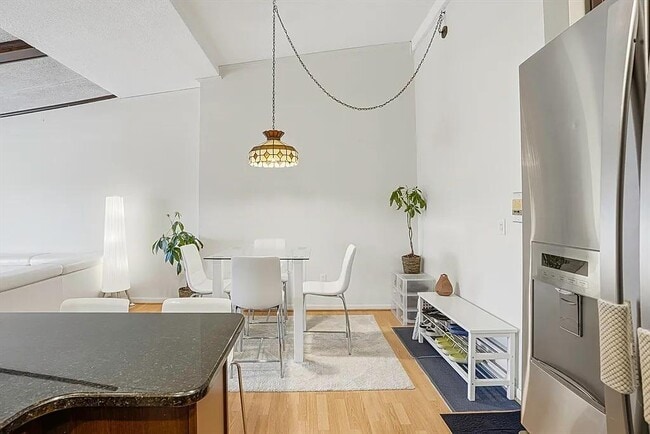 Photo - 57 Broadlawn Park