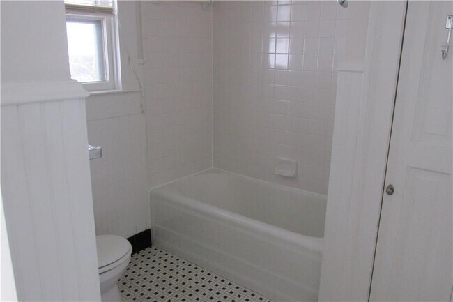 Photo - 800 San Antonio St Unit 6