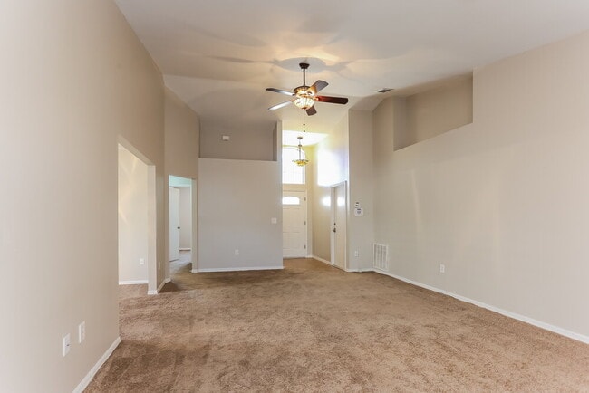 Photo - 221 Lookout Dr