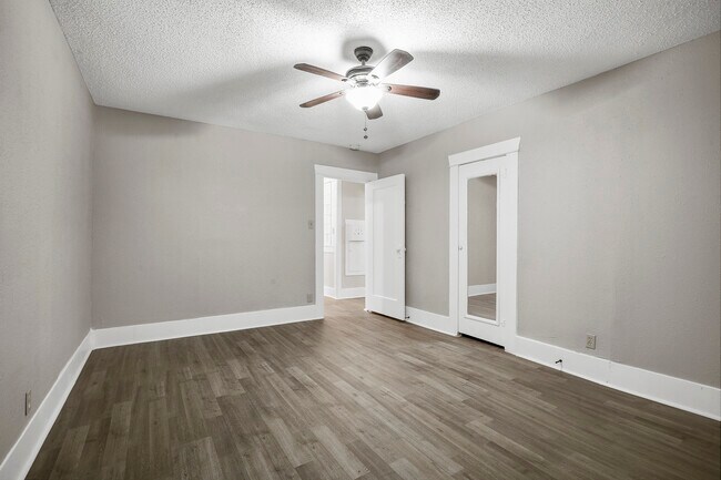 Photo - 509 E Heron St