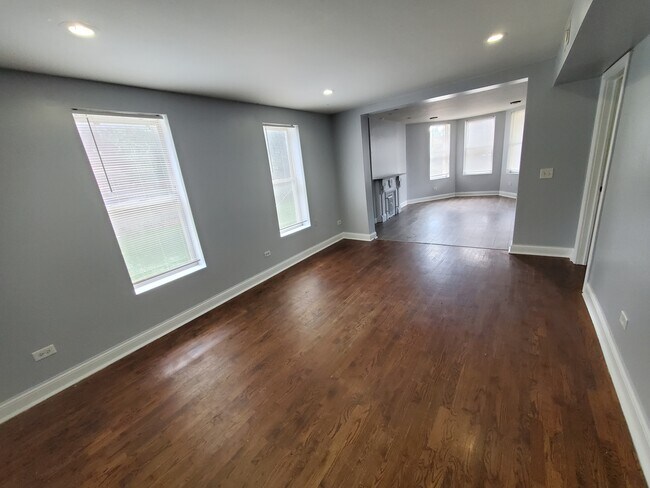 Photo - 3405 S Ashland Ave Unit 1-F