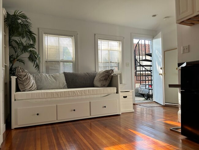 Photo - 14 Massachusetts Ave Unit Studio