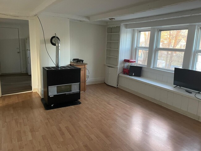 Photo - 176 S Main St Apartments Unit 3