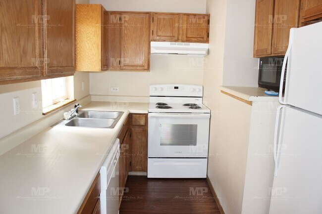 Photo - 520 S Howes St