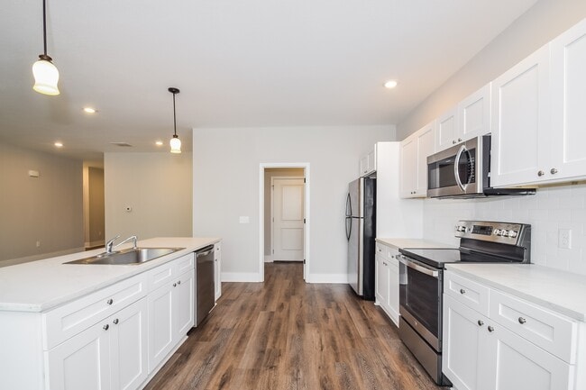 Photo - 65 Laura Ct.