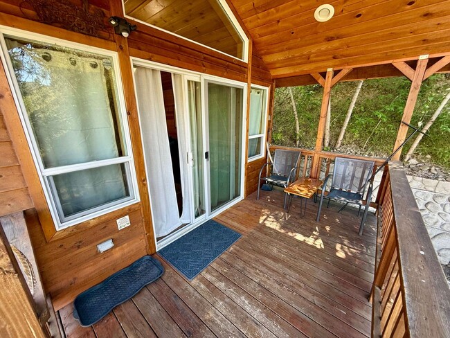 Photo - Short or long-term Furnished Cabin with A MOVE IN SPECIAL!