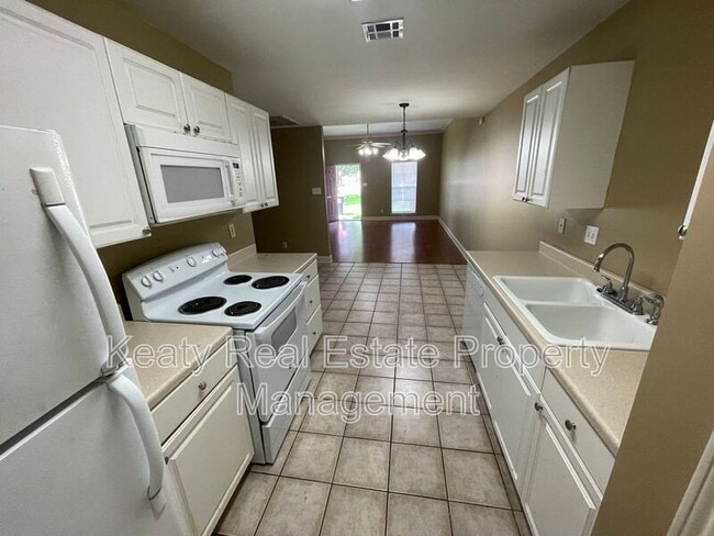 Photo - 207 Rural St