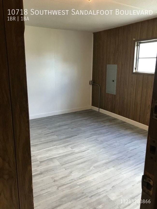 Photo - 10718 SW Sandalfoot Blvd Unidad R1