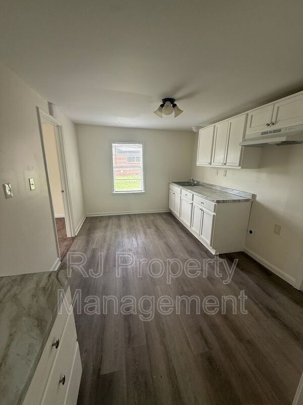 Photo - 3742 Berry Ln