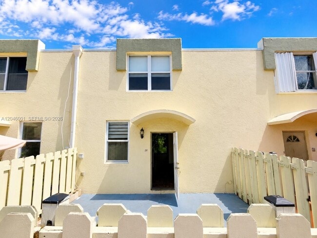 Photo - 1655 NE 115th St