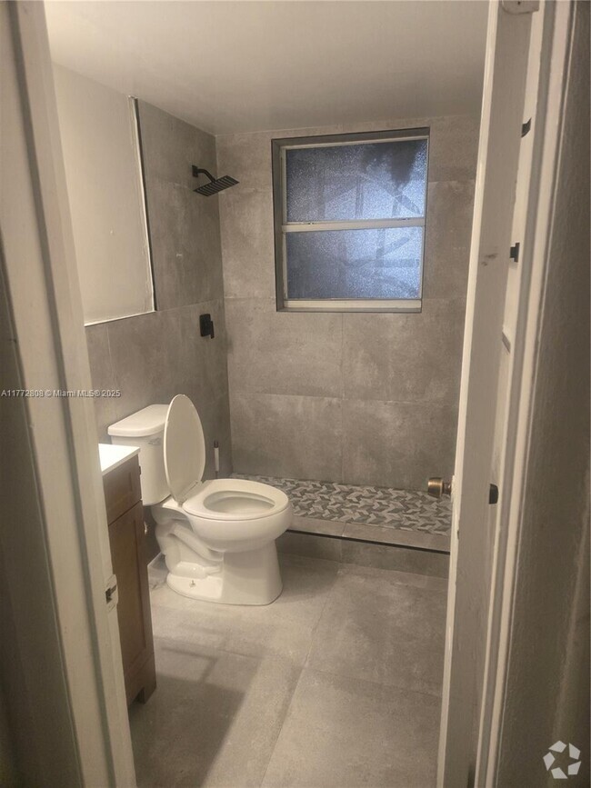 Building Photo - 1245 W 24th St Unit 115 Rental