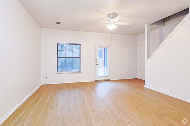2BR, 1.5BA - 1,058SF - Living Area