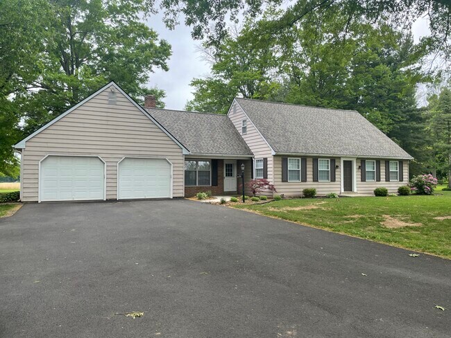 Photo - 476 Allentown Rd House