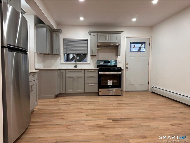 Photo - 192 Peace St Unit 1st floor