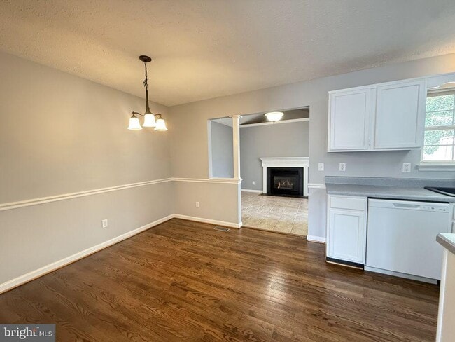 Photo - 301 Sutton Ct