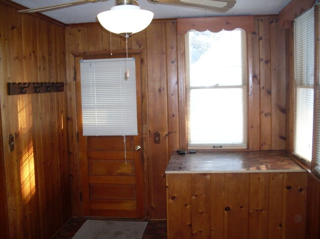 Building Photo - 507A N Division Ave Unit A Rental